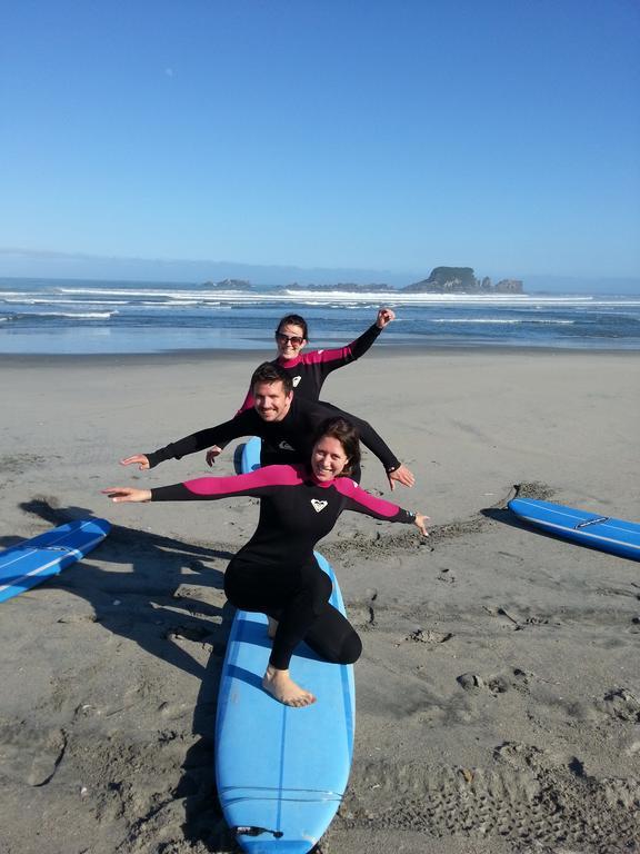 Bazil'S Backpackers Bbh Hostel & Surf School Westport Ngoại thất bức ảnh