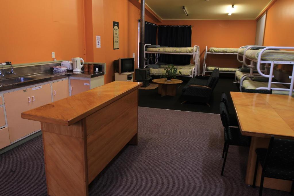 Bazil'S Backpackers Bbh Hostel & Surf School Westport Phòng bức ảnh