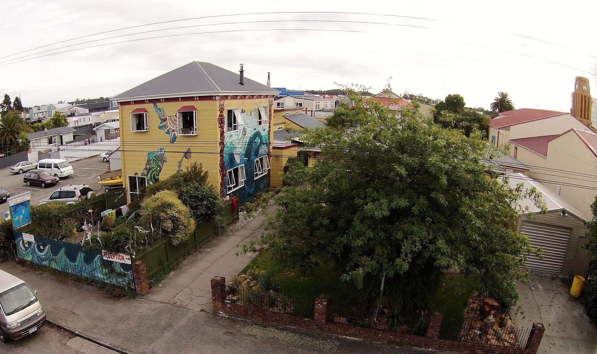 Bazil'S Backpackers Bbh Hostel & Surf School Westport Ngoại thất bức ảnh