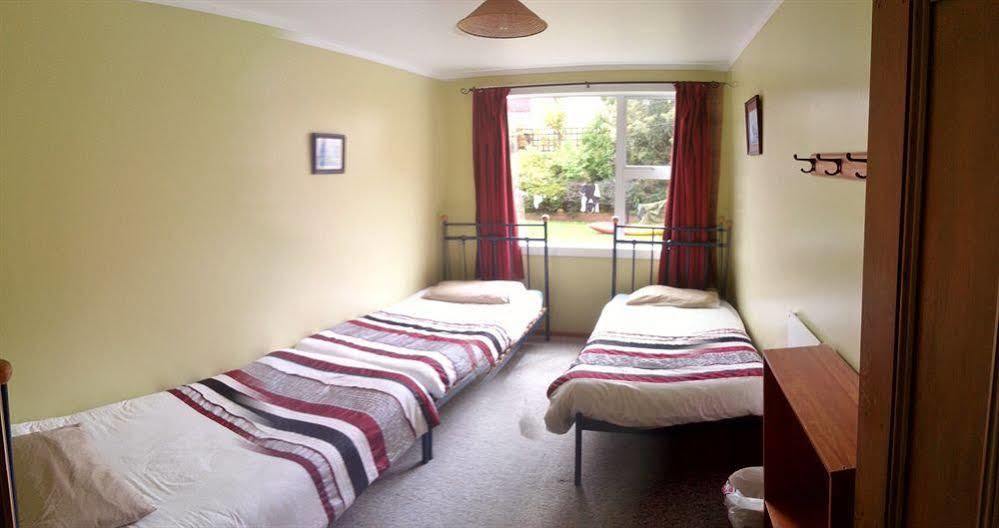 Bazil'S Backpackers Bbh Hostel & Surf School Westport Ngoại thất bức ảnh